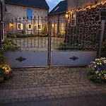 Holiday home Hof Zur Nette -stilvoller Rueckzugsort Im Herzen Des Maifelds