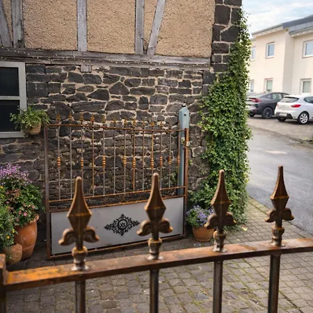Hof Zur Nette -stilvoller Rueckzugsort Im Herzen Des Maifelds Casa de Férias